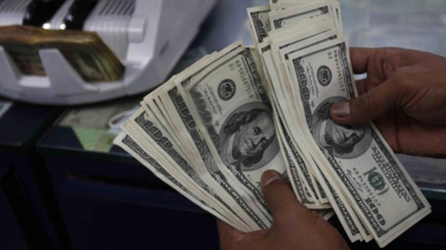 Dólar cotiza a la venta en 19.30 pesos en casas de cambio
