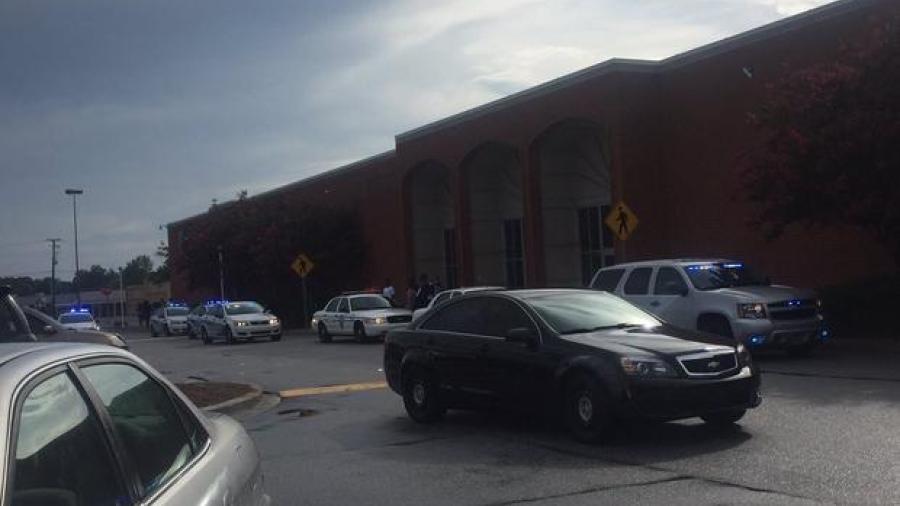 Tiroteo en centro comercial de Carolina del Sur es controlado