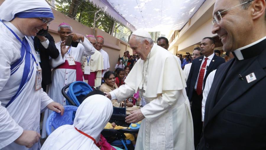 Papá Francisco concluye gira por Bangladesh