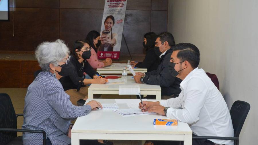 Apoya municipio con taller a emprendedores para su crecimiento