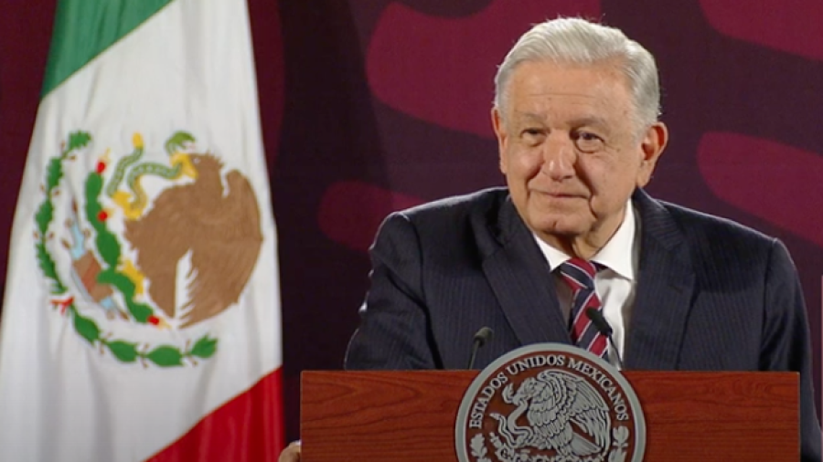 No es cierto: AMLO niega divorcio con Beatriz Gutiérrez