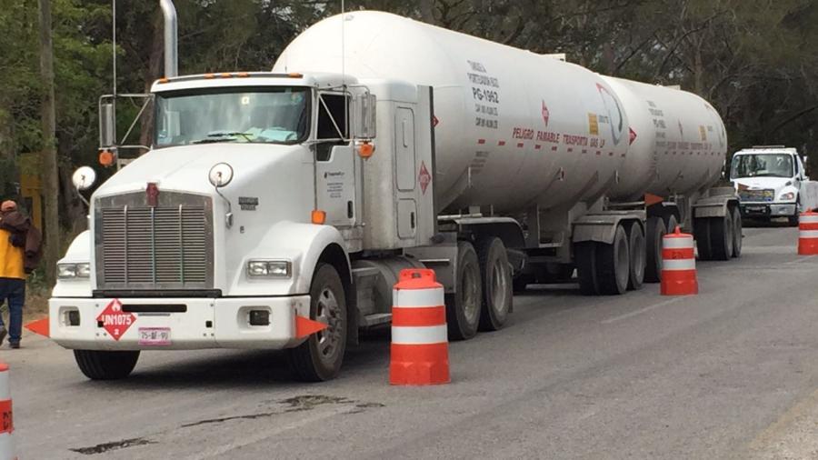 Multan a pipas por incumplir medidas de seguridad