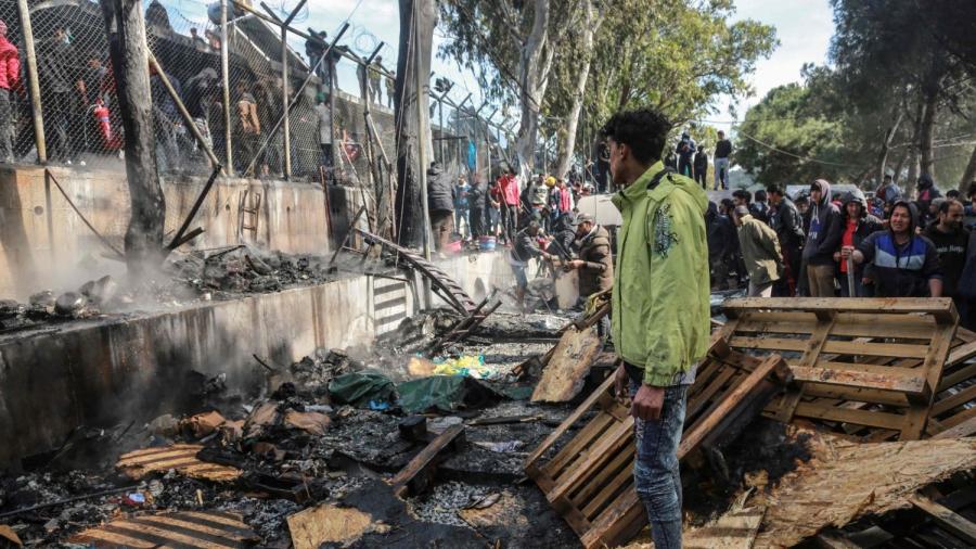 Alemania y Francia acogerán a niños sin hogar del campamento de Moria 