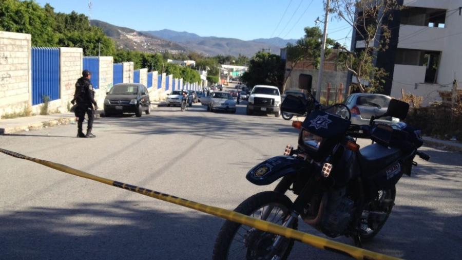 Hombres armados se persiguen a balazos afuera de la rectoría de la Uagro