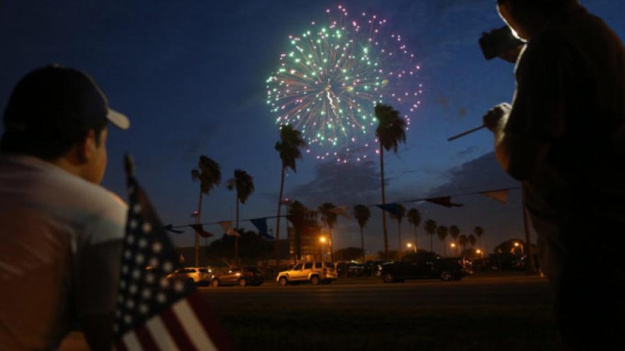 Exhibición de fuegos artificiales por el 4 de Julio solo será vista desde autos: McAllen