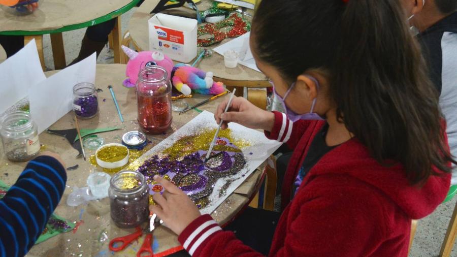 Aumentarán creatividad de niños a través del taller "Maquinistas creativas" 