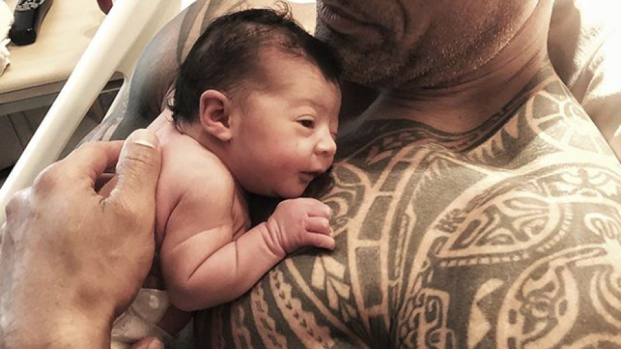 Dwayne Johnson se convierte en padre por tercera vez