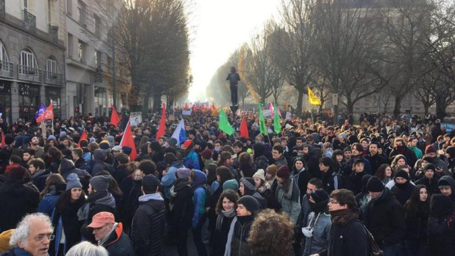 Huelga general paraliza las calles de Francia 