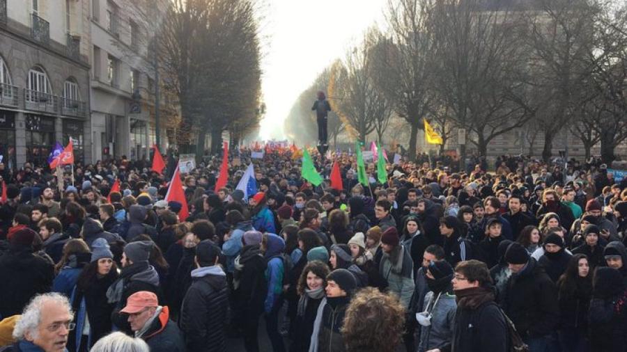 Huelga general paraliza las calles de Francia