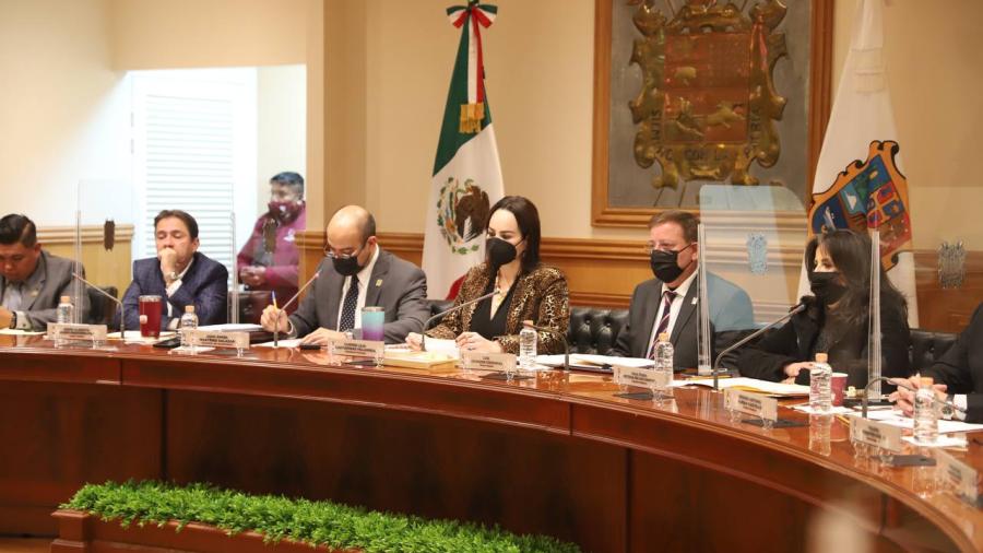 Aprueba Cabildo regresar nombre "Elene Poniatowska" a preparatoria municipal