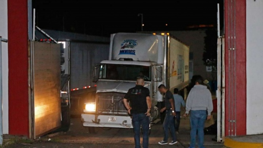 216 cuerpos sin identificar en tráiler en Jalisco
