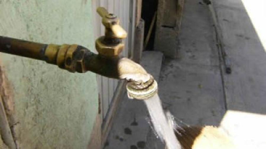 Exhortan a cuidar y no desperdiciar el agua 