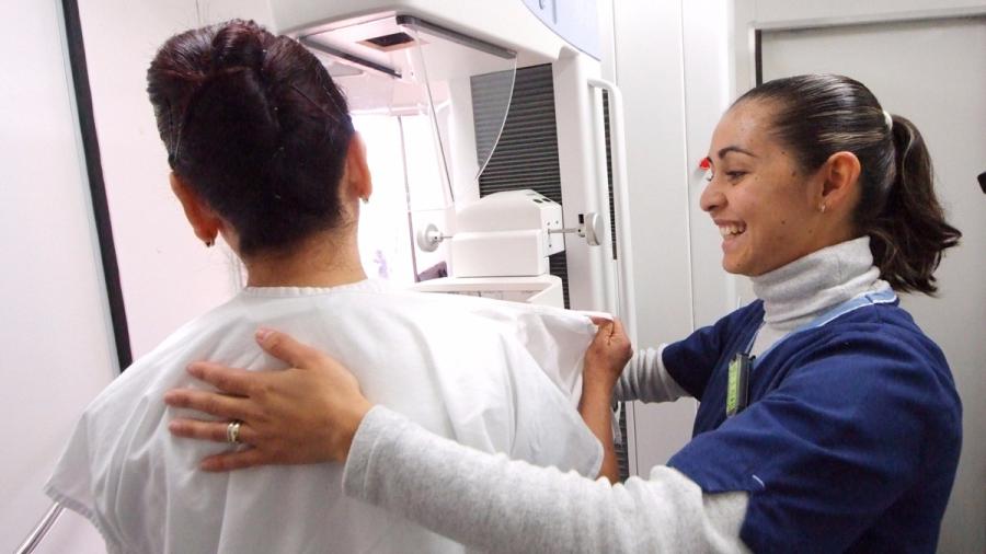 Realizan estudios gratis de mastograf&iacute;a y papanicolaou