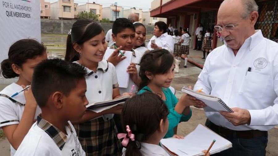Hoy inicia la entrega de becas a domicilio 