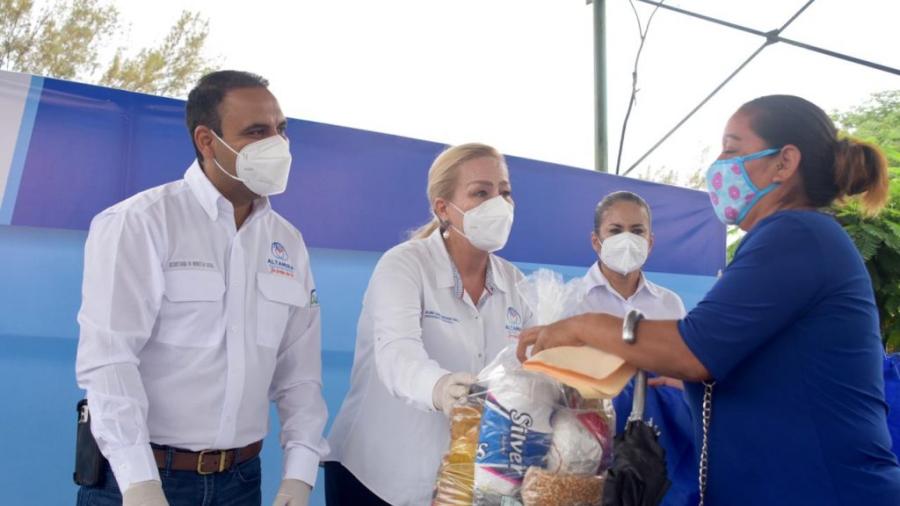 Respalda Alma Laura Amparán a sectores vulnerables con apoyos alimenticios