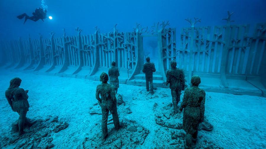 Abren el primer museo bajo el agua de Europa