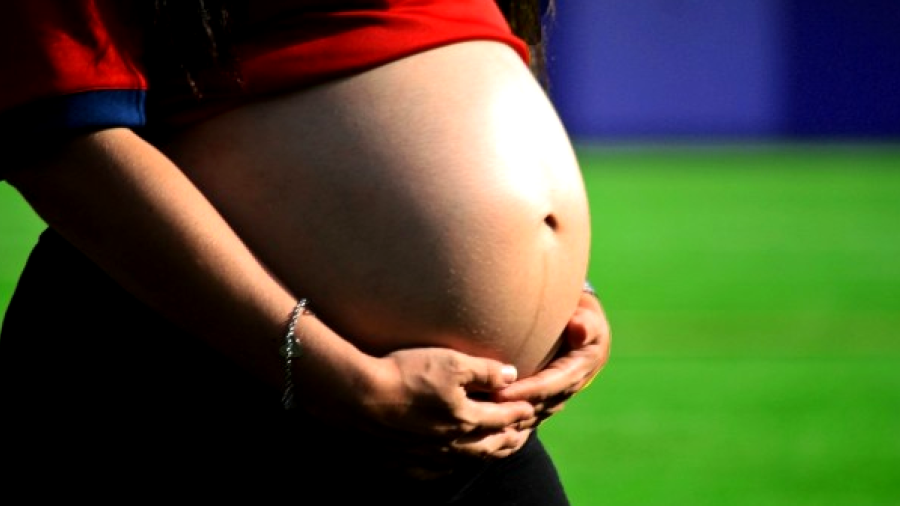 Estados Unidos anuncia restricciones de visa a mujeres embarazadas