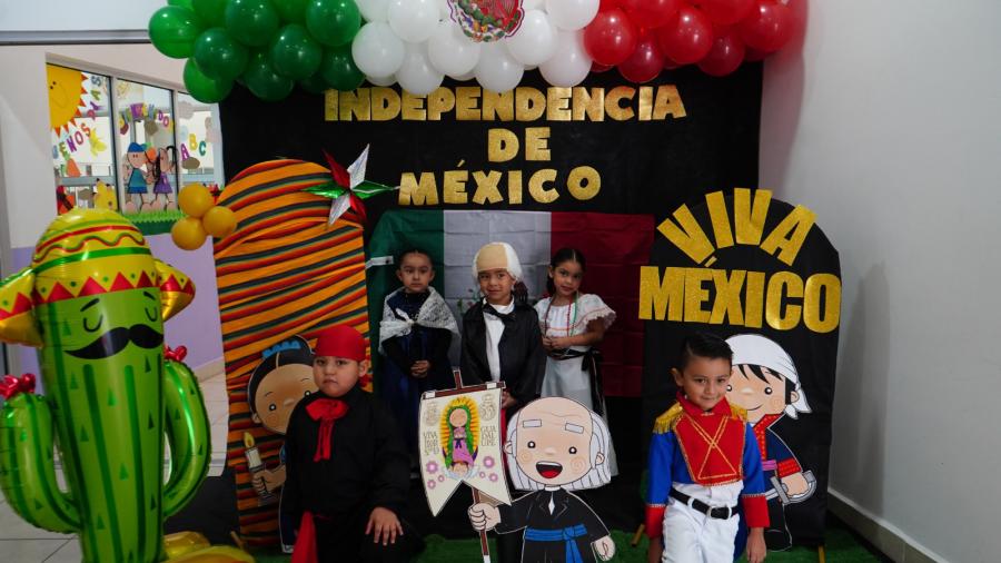 Los alumnos de los centros educativos DIF conmemoran la Independencia con amor a México