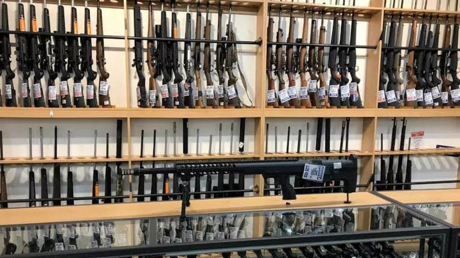 Venta de armas considerado negocio esencial en Estados Unidos durante pandemia