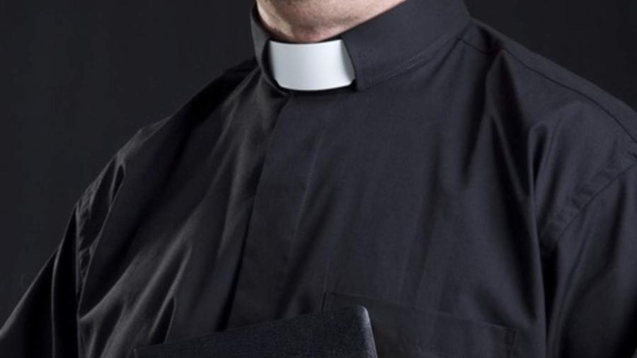 Fiscalía alemana investiga a 100 sacerdotes por pederastía