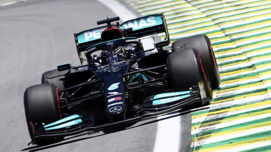 Hamilton gana increíble carrera en Brasil
