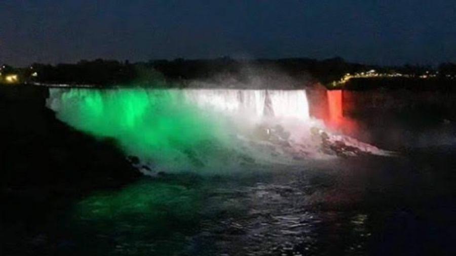 Por Independencia de México, las cataratas del Niágara se pintan tricolor