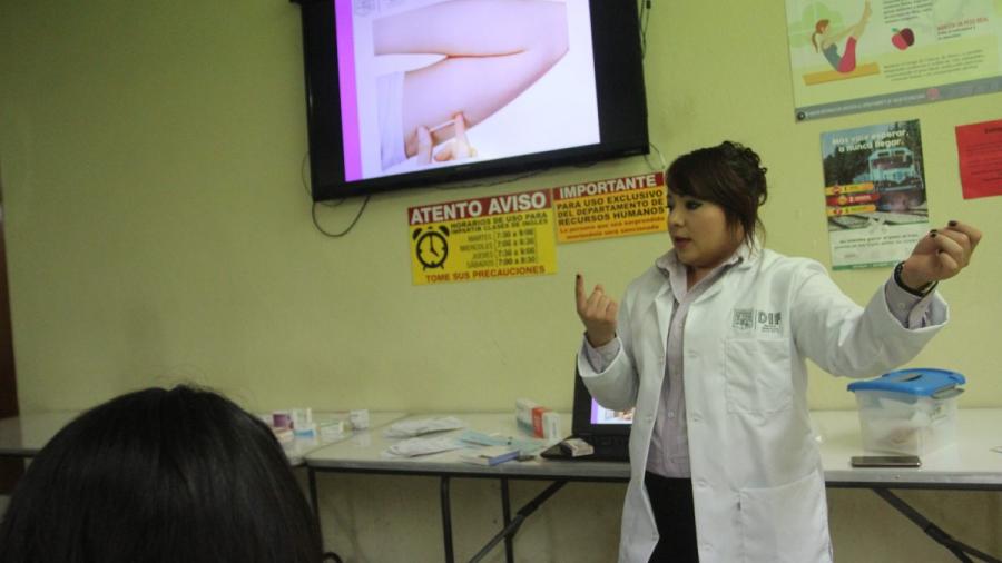 DIF Matamoros lleva pl&aacute;ticas de planificaci&oacute;n familiar