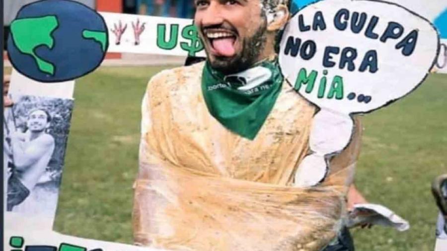 Alumno se burla de lucha feminista, se queda sin graduarse