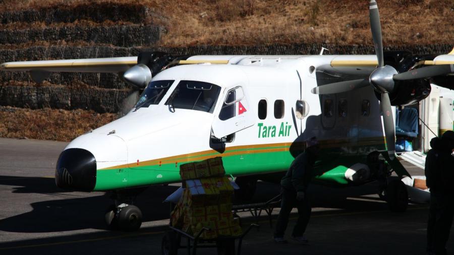 Desaparece un avión con 22 personas en una zona montañosa de Nepal