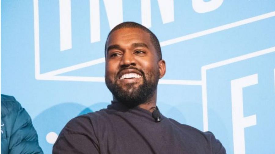 Kanye West dona 2 millones de dólares para estudios universitarios de Gianna Floyd 