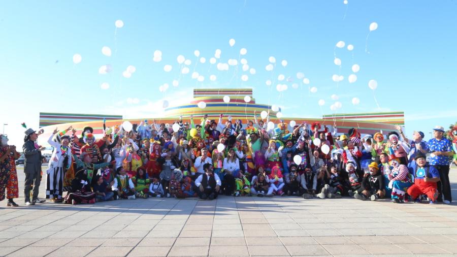 Payasos visitan y agradecen a alcaldesa