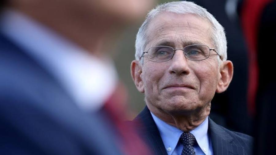 Fauci asegura que EEUU puede dar dosis de refuerzo y donar al mundo