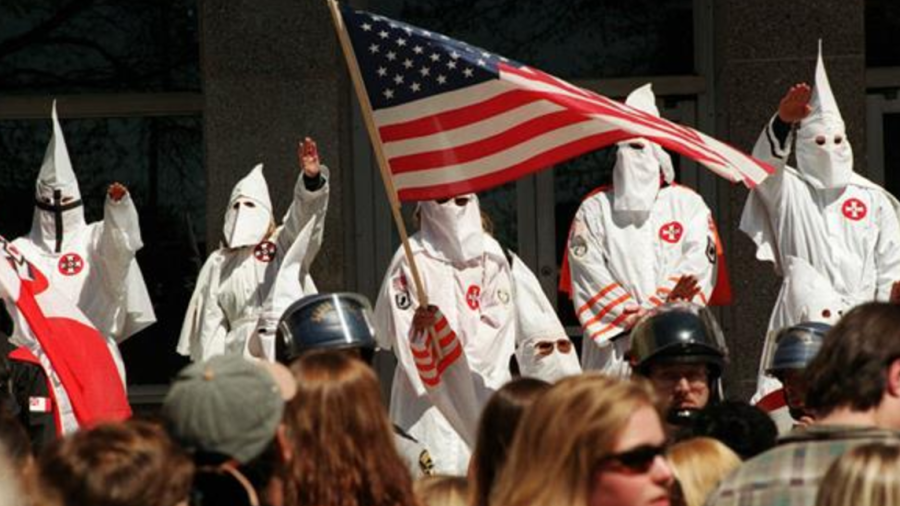 Ku Klux Klan felicita a Trump por "decir la verdad"