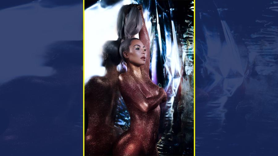 Kim Kardashian se cubre en glitter