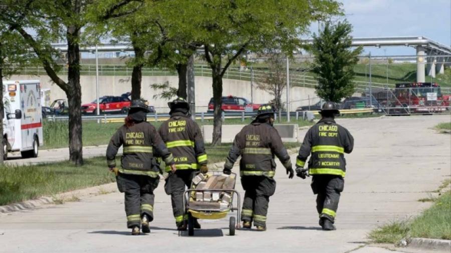 8 heridos tras explosión en planta en Chicago