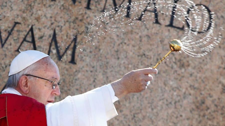 Abren en el Vaticano lavandería para pobres
