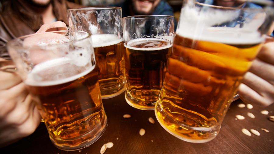 Alrededor de 62 litros es lo que mexicanos beben de cerveza al año