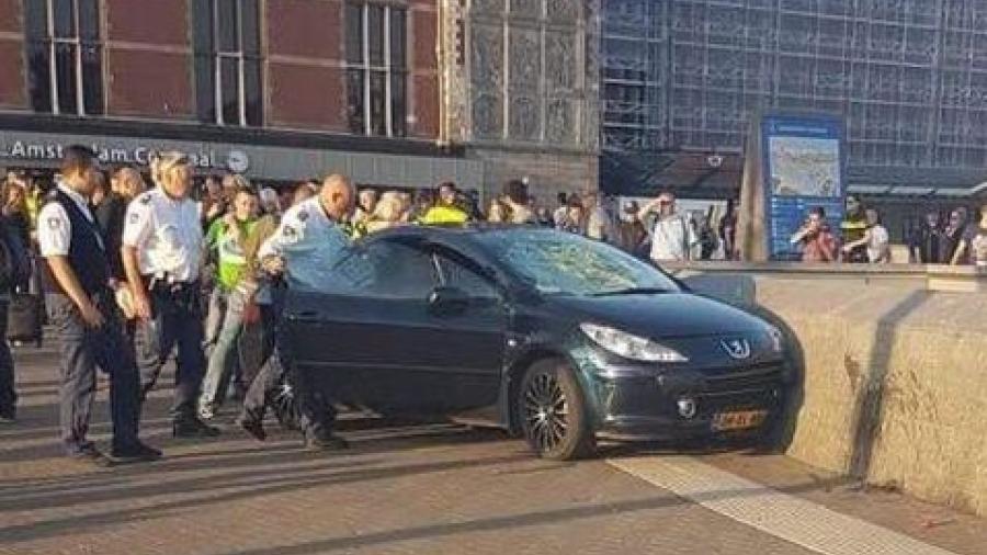 Sujeto atropella a 8 civiles en Brúcelas