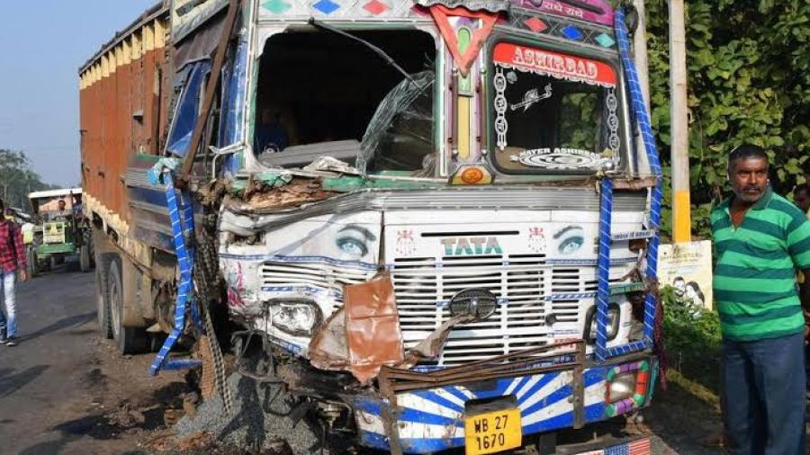 Al menos 18 muertos y 5 heridos tras accidente de tráfico en India