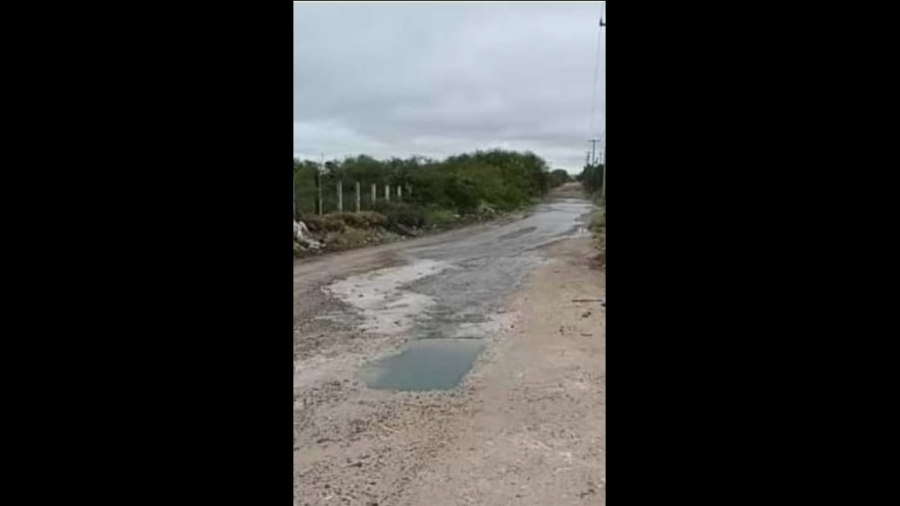 Evita COMAPA desperdicio de agua, repara tubería en Unidad y Esfuerzo