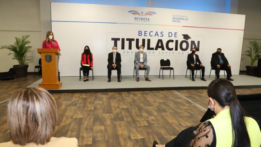 Pone Gobierno de Reynosa a los nuevos profesionistas