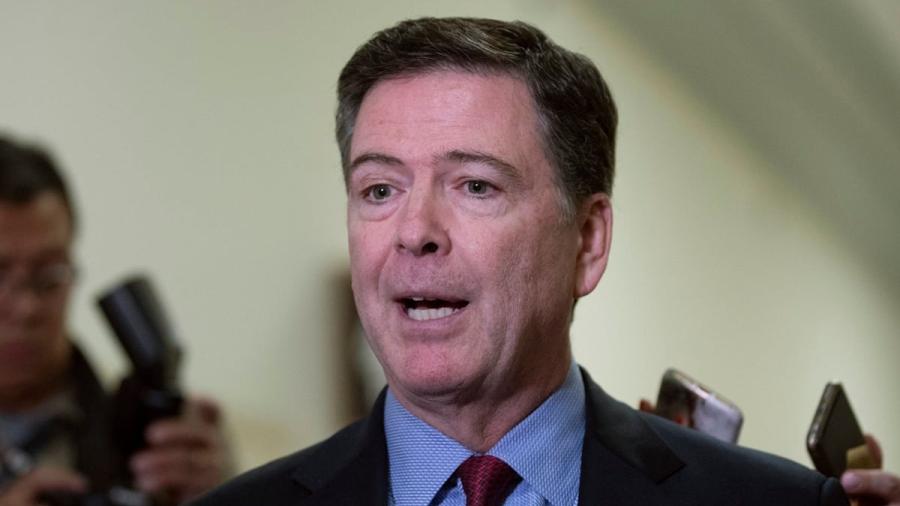 Exdirector del FBI es acusado de falsa declaración y obstrucción