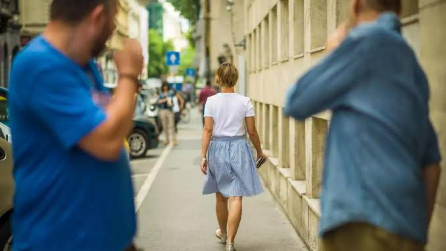 Alemania debate penalizar los piropos callejeros como forma de acoso sexual
