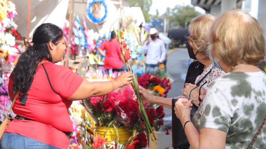 COMERCIANTES APROVECHAN DESCUENTOS EN LOS PERMISOS QUE OTORGA EL MUNICIPIO Y REACTIVAN LA ECONOMÍA