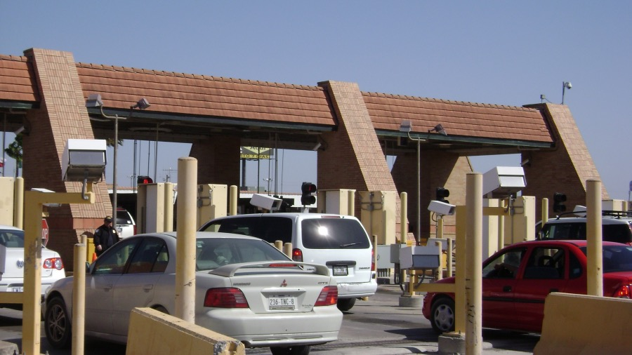 Extiende EU restricciones con México hasta el 21 de abril