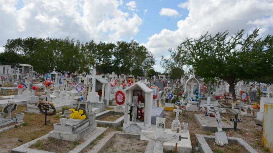 Preparados panteones municipales para recibir a los visitantes