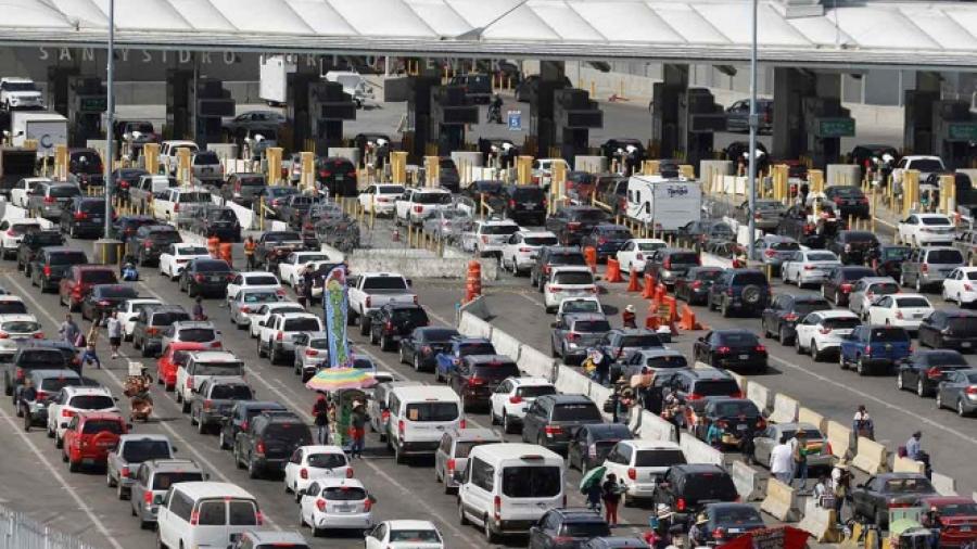 Trump asevera su amenaza de cerrar la frontera