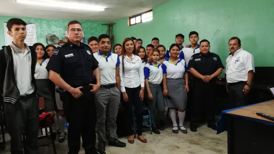 Orientan a jóvenes con plática en prevención sobre “delitos cibernéticos”