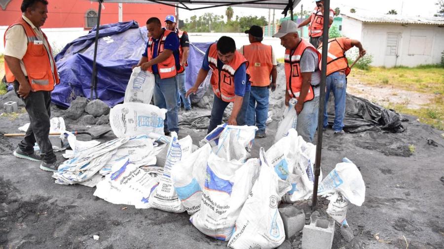 Entrega DIF Reynosa costales de arena