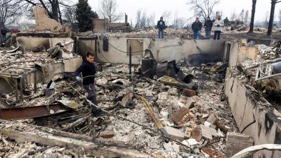 Mil casas destruidas en Colorado por incendio forestal